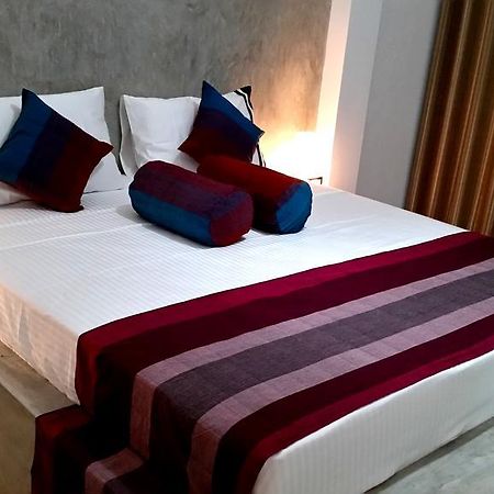 Diamond Lake Tourist Rest أنرادابورام المظهر الخارجي الصورة