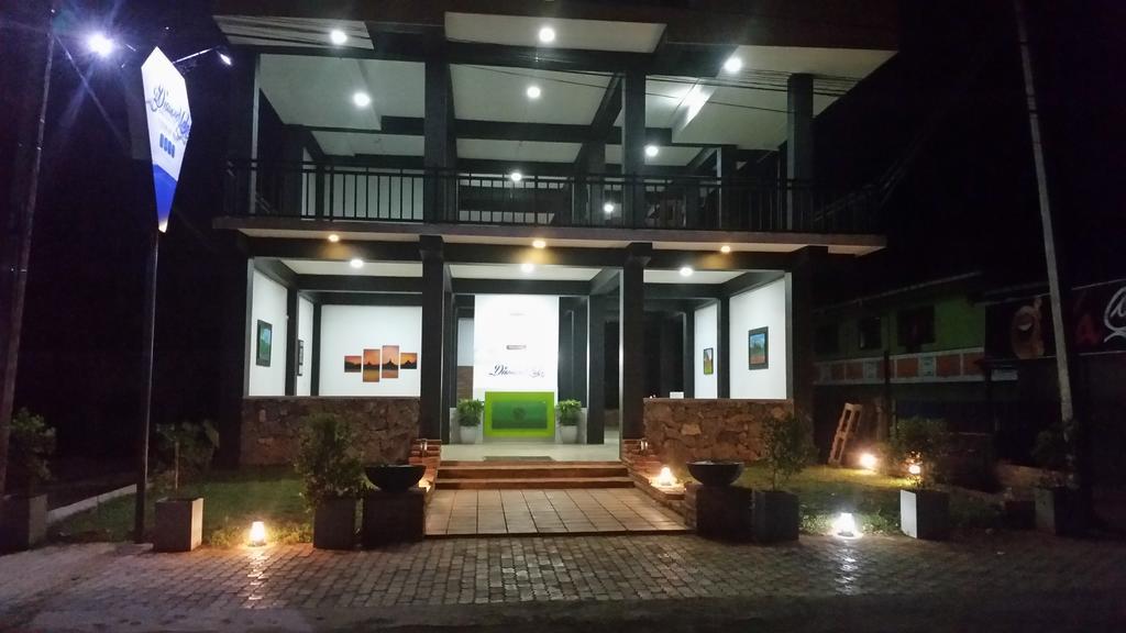 Diamond Lake Tourist Rest أنرادابورام المظهر الخارجي الصورة