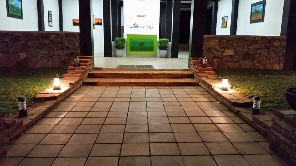 Diamond Lake Tourist Rest أنرادابورام المظهر الخارجي الصورة