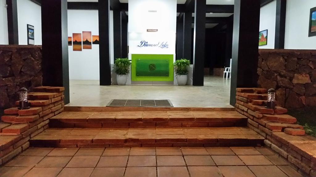 Diamond Lake Tourist Rest أنرادابورام المظهر الخارجي الصورة