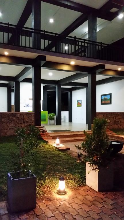 Diamond Lake Tourist Rest أنرادابورام المظهر الخارجي الصورة
