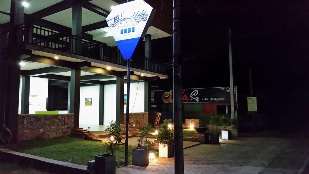 Diamond Lake Tourist Rest أنرادابورام المظهر الخارجي الصورة